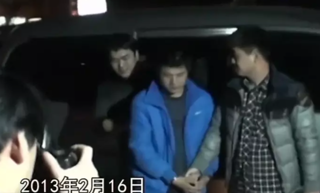 年轻美女被拖进墓地轮奸，俩醉汉施暴四小时，残忍程度令人发指！