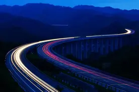 四川这条高速施工难度大，长约174公里，桥隧比高达92%，工期5年图片