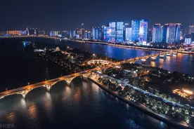 中部城市长沙和武汉谁发展更好？谁最有潜力图片