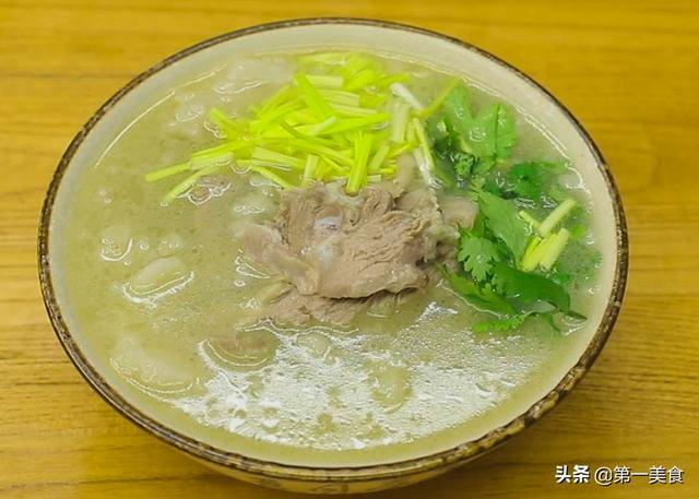 炖羊肉用料太多，难怪不好吃！只需2样料，炖好后汤鲜肉香