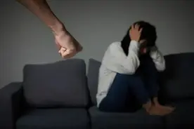 农村妇女被丈夫常年暴打，离家出走十年图片