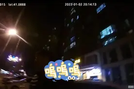 大会战丨醉驾司机弃车逃跑 钻到车下躲猫猫图片