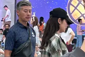 乐基儿自揭婚变不足2个月，与老公合体带娃被拍，感情状况成谜图片