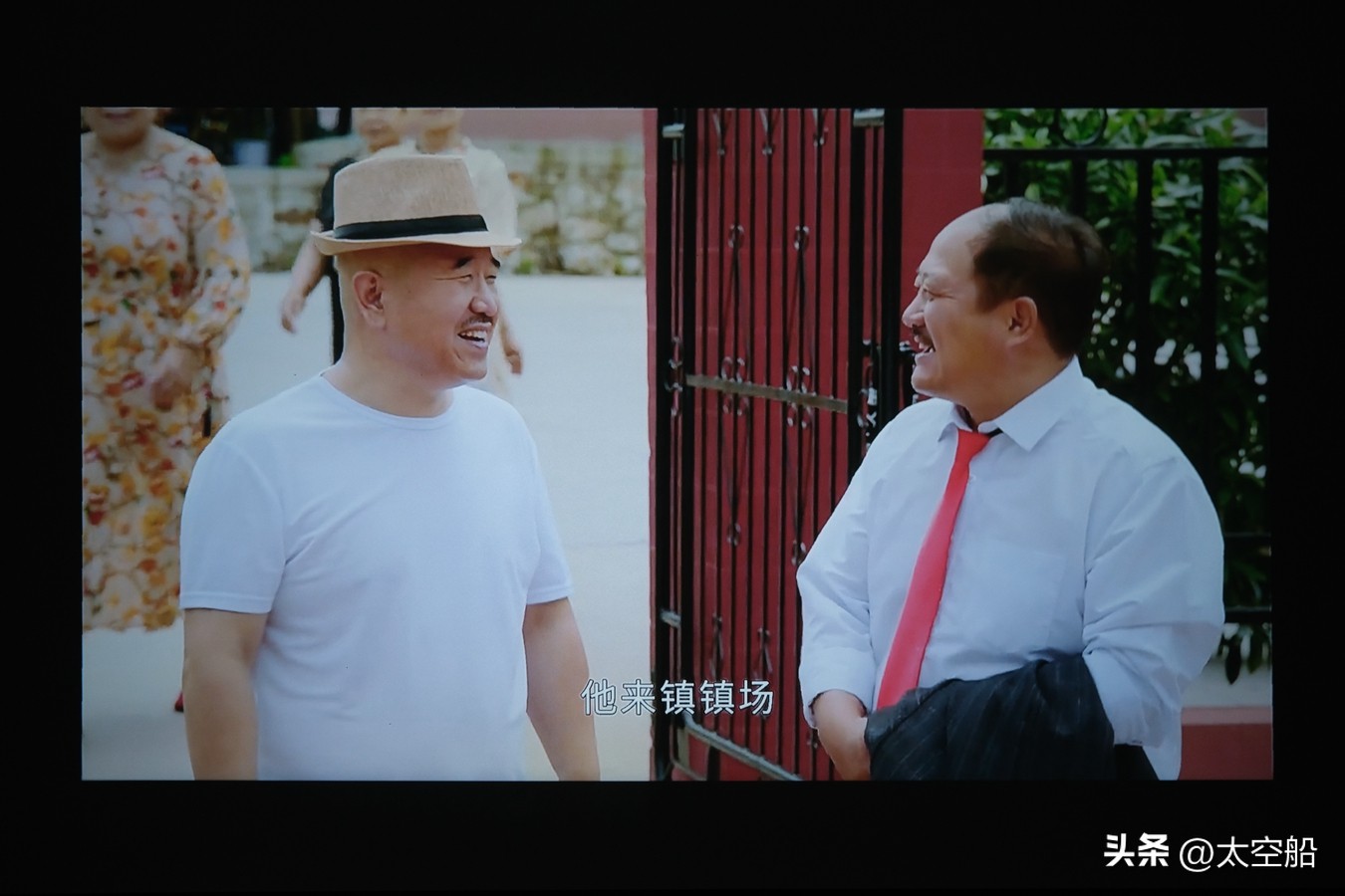 拒绝亮度虚标，还原真实色彩，光元素A1投影仪初体验