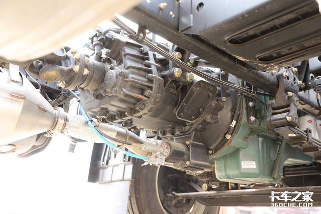 6缸260马力高顶双卧，一汽解放J6L尊享版堪称绿通运输利器