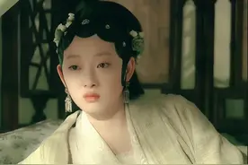 女星被偷拍裙底视频流出！播放量过百万评论区沦陷，勒索犯被控制图片