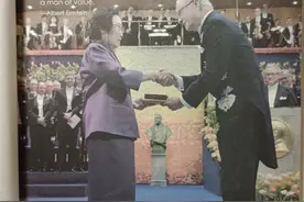 People of achievement：英语限定词的使用情形图片