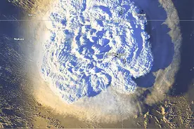 汤加火山喷发，引发海啸：是毁灭，更是新生图片