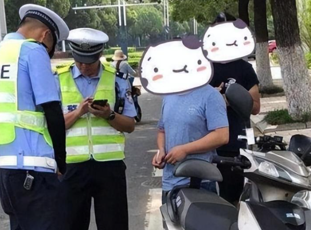 人民日报怒批！电动车管理不当，央视看不下去：别再寒了百姓的心