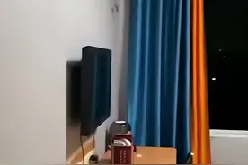 女子称淄博住宾馆1晚529元，隔天平台改价仅一百多，当地：接待能力不足，昨天来了8万人，床位只有2万图片