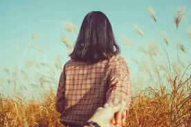 新婚第一天我就把老公惹哭了，没想到他却送我29件礼物图片