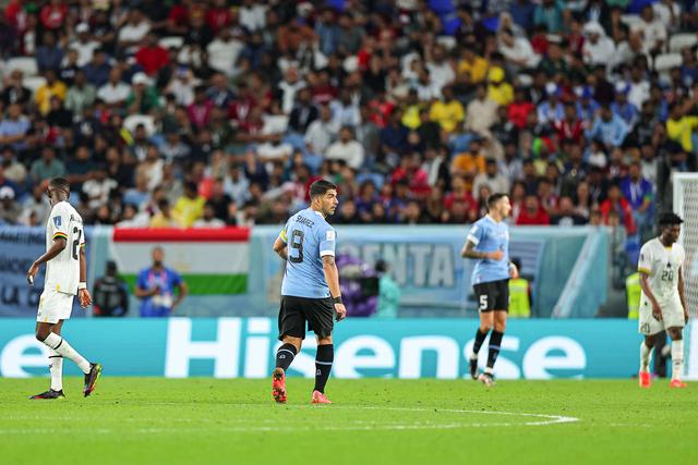 2022世界杯：乌拉圭意外出局，卡瓦尼很生气，苏亚雷斯泪流满面
