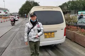 成都交警联合成都市交通执法总队精准打击非法营运违法行为图片