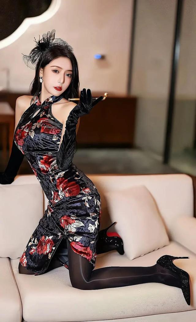 美女真写