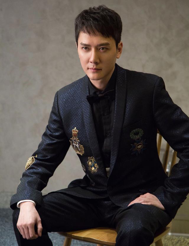 赵丽颖的另一个转机则是在2012年接拍了于正导演的《陆贞传奇》,并