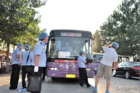 真实故事：长途中巴上令人唏嘘的真实事件图片