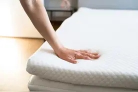 热搜上几百万的「床垫」，是智商税吗？图片