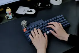 送给男生的第一把机械键盘——洛斐小翘68键暗夜蓝图片