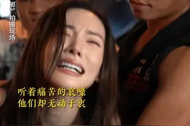 再看《孤注一掷》10处隐晦暗示：女主不跳车更惨，小雨白衣有玄机图片