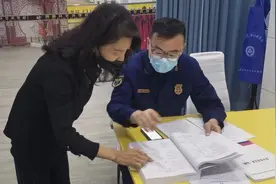 汤原大队深入辖区重点单位开展消防安全标准化管理达标建设指导工作图片