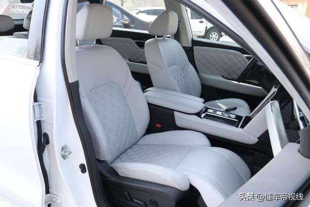 新车 | 售12.66万元起，1.5T+7DCT/配女王副驾，试驾新款启辰星