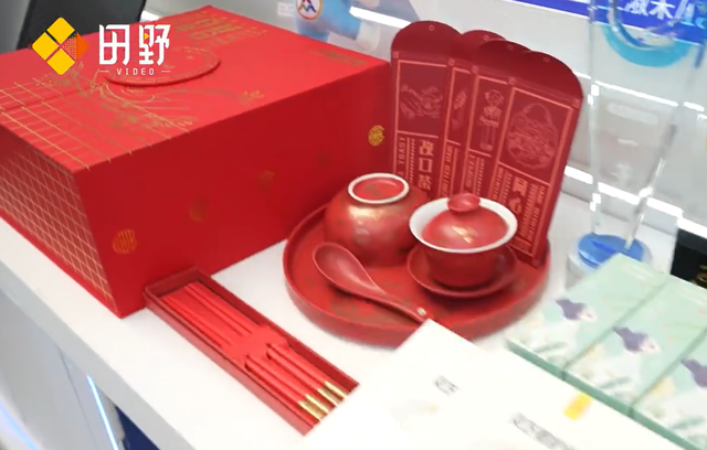 00后女大学生边读书边创业营收1800万