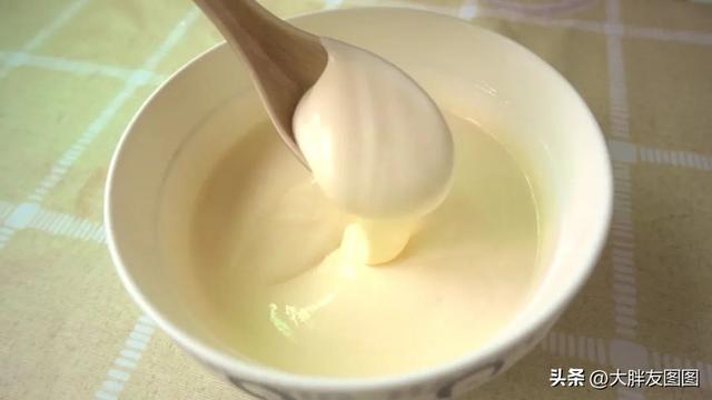 没有酸奶机怎么做酸奶（没有酸奶机如何自制酸奶有一口电饭煲就足够）
