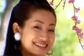 丑而不自知多可怕？这些非要演“绝世美女”的演员，一个比一个尬图片