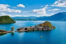 人过七十才发现，许久不联系的人，突然联系你，逃不过这两个原因图片