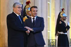 泽连斯基撑不住了，西方又把手伸到中亚，哈萨克斯坦是破局关键图片