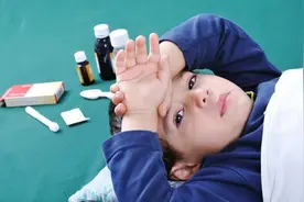 夏季手足口病多发，医生却说95%的宝宝不用治！除非发生这3种情况图片