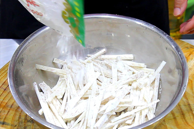 芋头怎么做最好吃？分享4种不同做法，鲜香美味，顿顿吃光盘