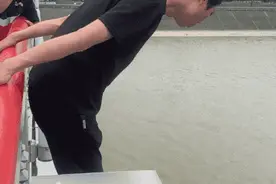 生命无价，外卖小哥从阎王手里救人，获得多方奖励图片