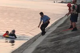 “我一定把她救回来！”图片