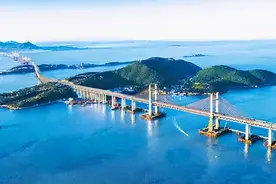 中国工程队再次高调出手，打通一座跨海大桥，2035直通台湾宝岛图片