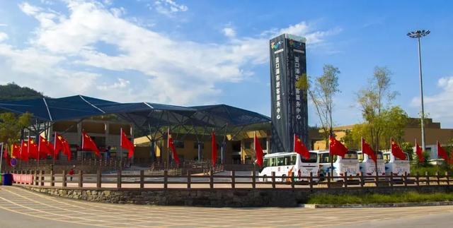 ӭ���� �˲�ͣ �������ھ���������Ϯ