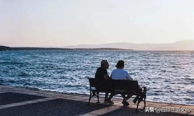 梦见去世的亲人，是好事还是坏事？看完这三点，你就明白了