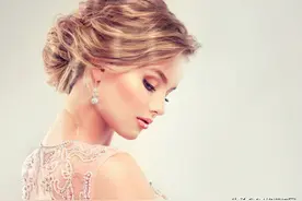 何方珠宝流苏链长耳环，简约且有品，为女性提升气质格调图片