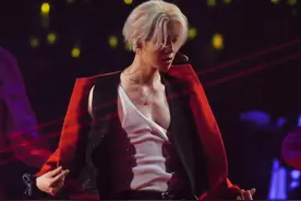 鹿晗演唱会上不敢读的灯牌，背后原因曝光，许是因为内容过于羞耻图片