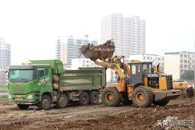 南阳百里奚公园：一期工程已“三通一平”图片