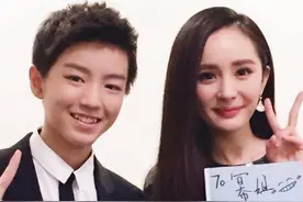 王俊凯深夜上热搜！被锤假唱后，再被曝与经纪人、杨幂不正当关系图片