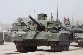 俄乌激战激烈，暴露美国陆军一个缺陷：美国炮兵火力不如俄军图片