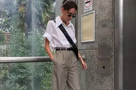 今夏的“短袖衬衫”又来炸街了！这四件基础款一定要有，显瘦百搭图片