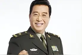 32年后再看李双江，离开前妻娶梦鸽，他的婚姻是成功的吗？图片