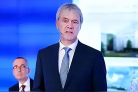 中企正式官宣，6台光刻机到货，外媒：ASML果然加速了图片