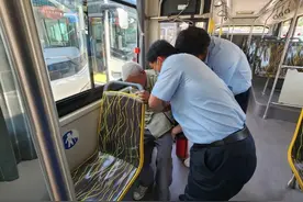 公交车上发生的一幕幕，暖心……图片