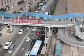 济宁城区4座过街天桥投入使用图片
