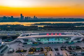 扬州何时才能有一个繁华的市中心呢？会是生态科技新城吗？图片