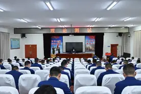 基层动态丨体能储备期，月考显真功图片