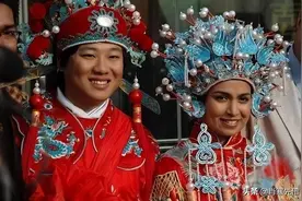 嫁到河南的巴铁女孩：不会说中文，不敢抛头露面，但是很幸福图片